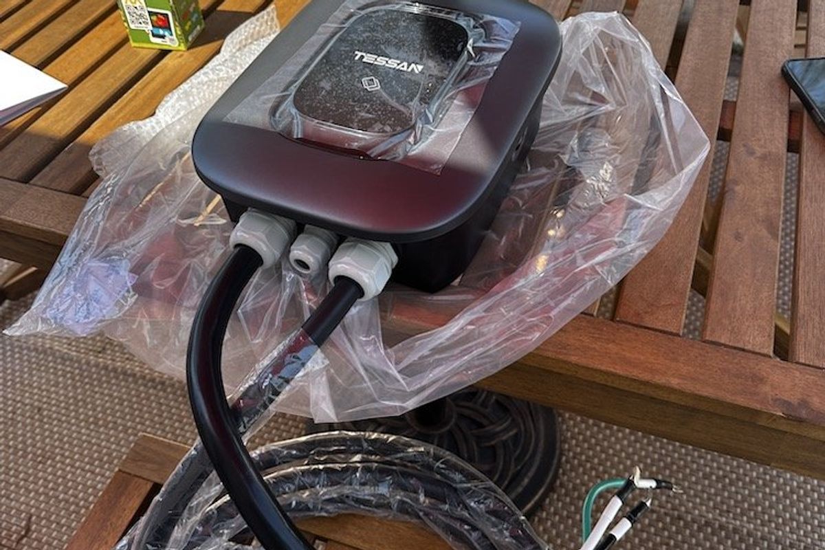 a photo of TESSAN 48A EV Charge unboxed